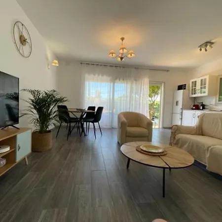 Апартаменты 2 Pieces En Rdjardin Avec 2 Grands Terrasses